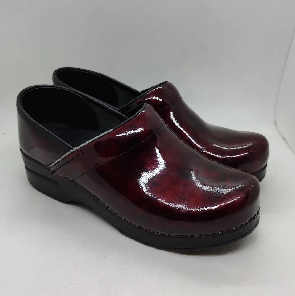 Dansko Slip On Professional Nurse/Medical Mules Clogs Women's 39 Burgundy Work - Picture 3 of 14